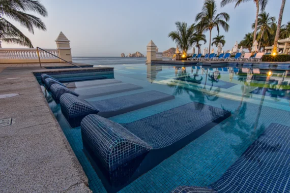 photo-1541480551145-2370a440d585